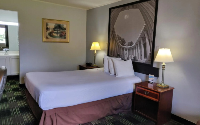 Sprucewood Inn