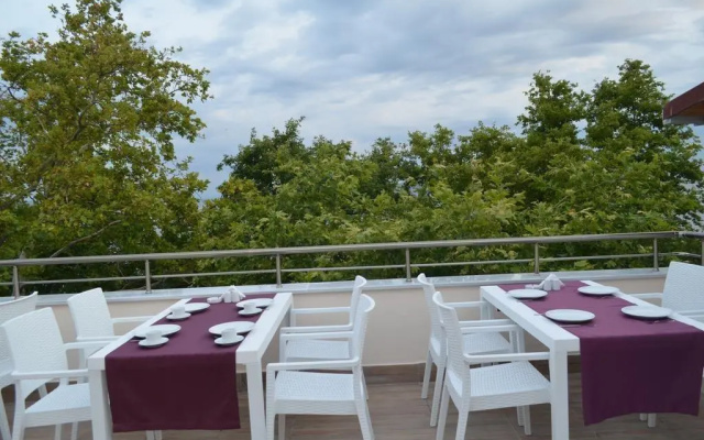 Ada Palas Otel