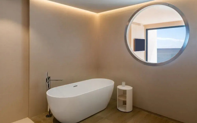 Royal Marina Suites Boutique Hotel