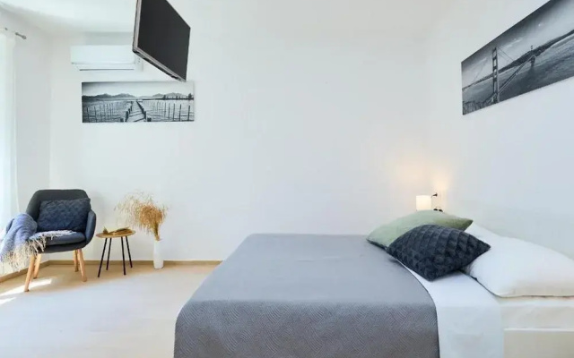Palm Tree Apartments