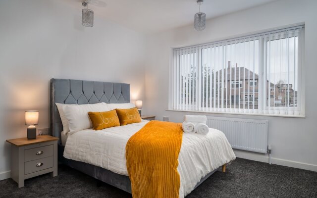 Immaculate 5-bed House in Leeds