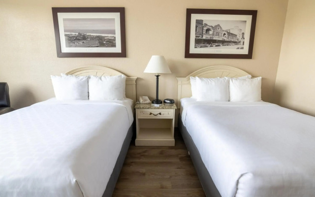 Emerald Beach Hotel