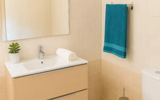 Stella Peaceful Beach Getaway 100m to Shore