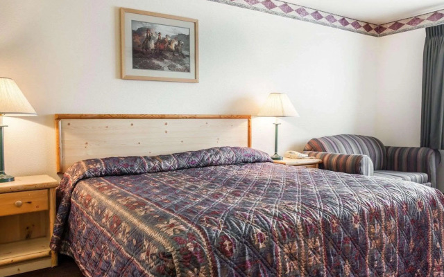 Rodeway Inn and Suites Spokane