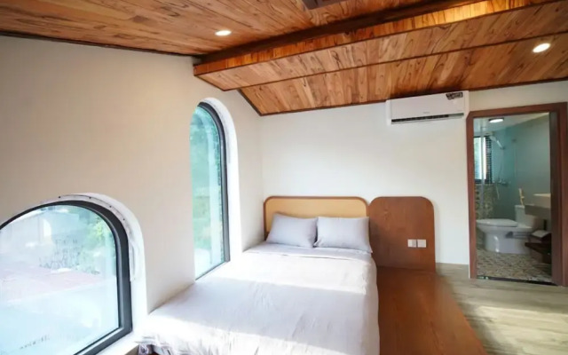 The Coral Homestay & Pub