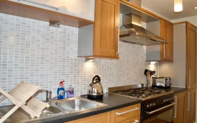 Modern 2 Bedroom City Centre Flat
