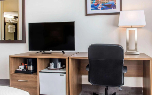 Quality Hotel Dorval