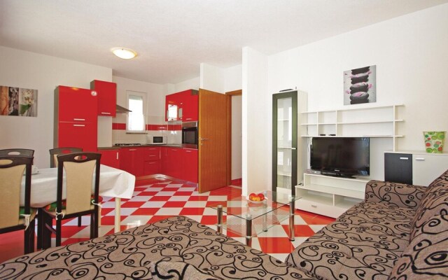 Amazing Home in Makarska With Wifi and 1 Bedrooms