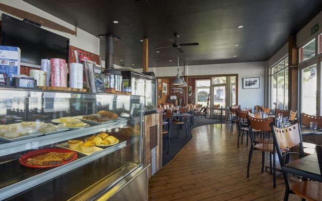 Bushman's Bar,Cafe & Accommodation
