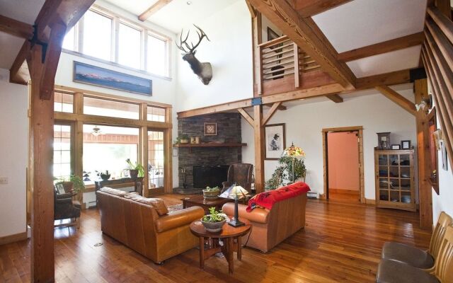 Gallatin River Lodge