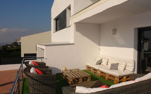 Scenic Villa in Palau Saverdera With Private Swimming Pool