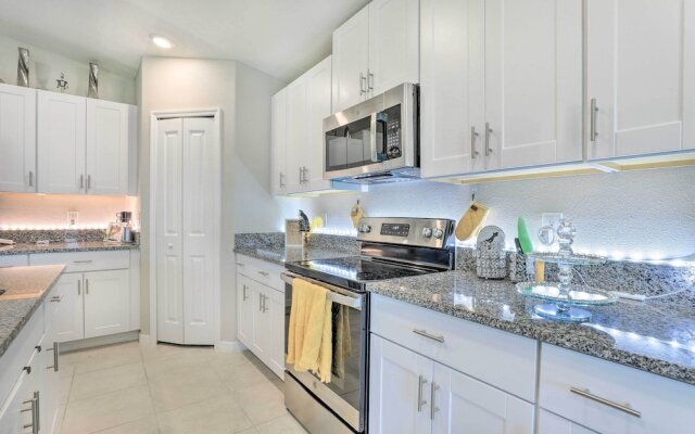 Modern & Bright Ruskin Home Near Bahia Beach!