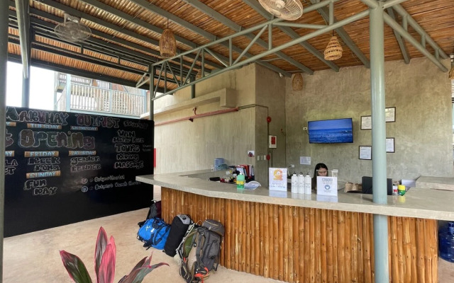 Outpost Hostel - Coron - Adults Only