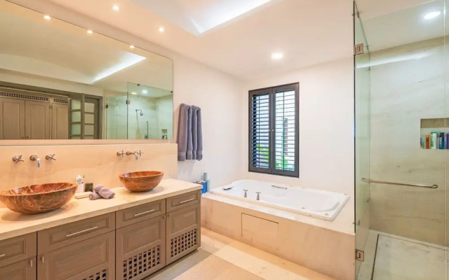 Amazing 3 Bedroom Condo