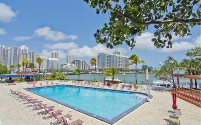 Four Ambassadors Hotel