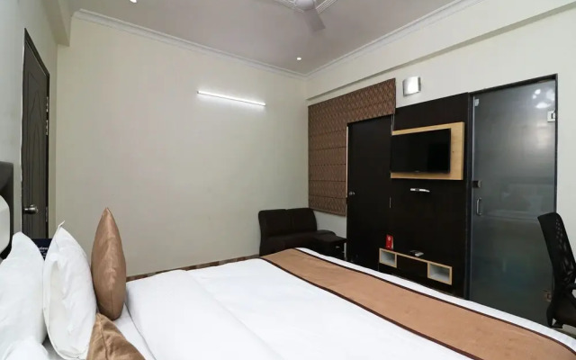 Oyo 14909 Hotel Vivid