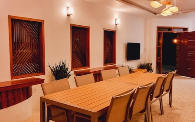 Vaagali Inn