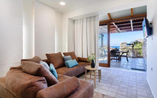 Xenios Dias Luxury Apartments With Sea View