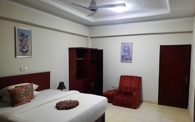 Efua Anoah Hotel & Apartment