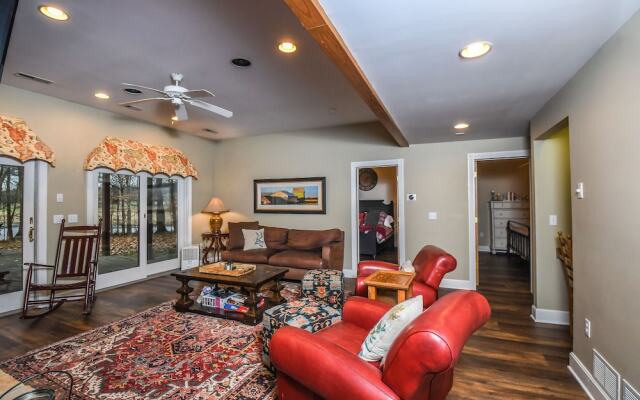 Lakeside Story 6 Bedroom House