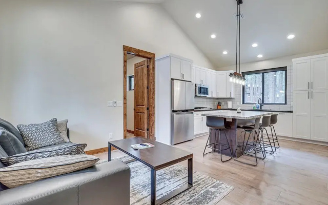 Contemporary & Cozy! Pinetop Country Club Casita