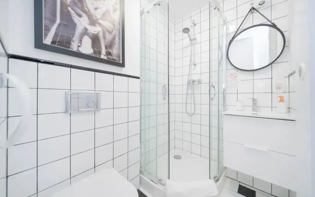 UNIT Warszawa Centrum Room by Metro Rondo ONZ