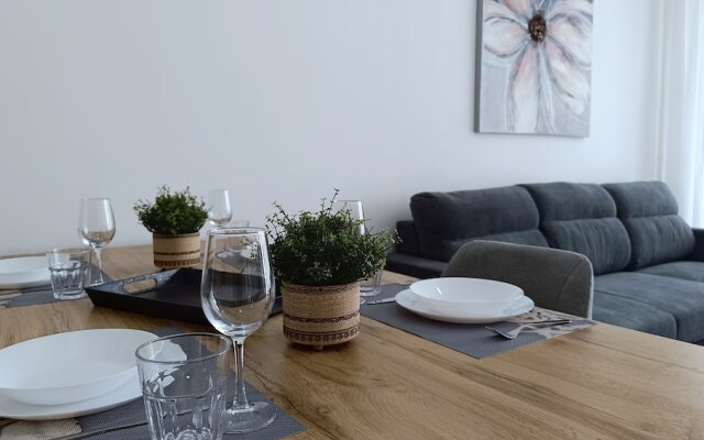 Larvella Estia Luxury Suites