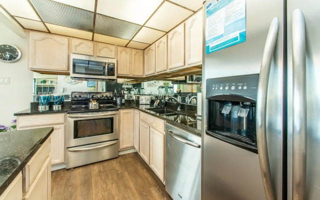 Leeward 308 at Edgewater