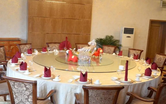 Chengdu Skylakes Hotel