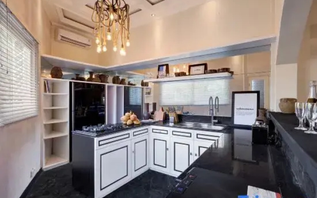 Private 1BR Designer Villa Central Canggu extra Office Room