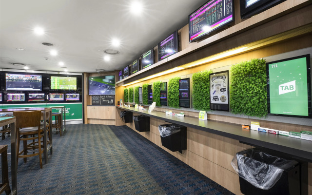 Nightcap at Colyton Hotel