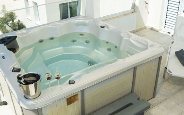 Wavebreeze Villas