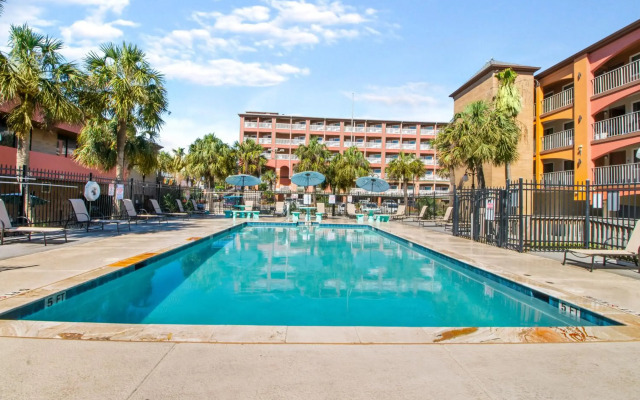 Beachfront Palms Hotel Galveston