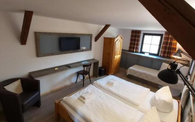Pension & Restaurant "Alte Schule"