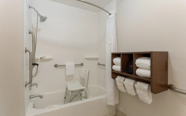 Holiday Inn Express & Suites Scottsburg by IHG