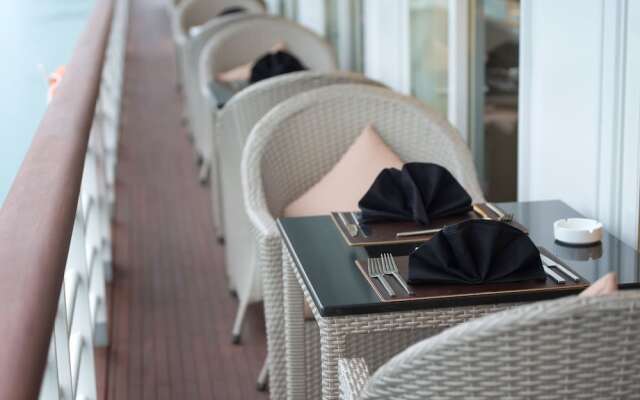 Paradise Elegance Cruise