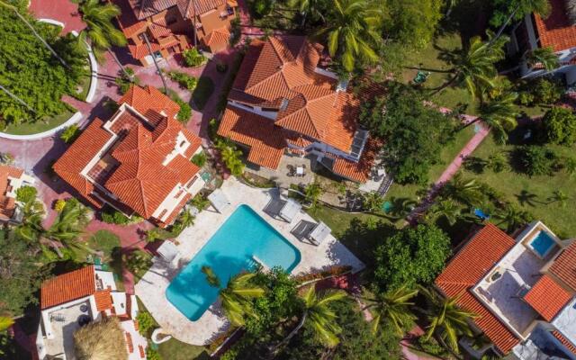 Incredible 4BR Beachfront Penthouse with Ocean View