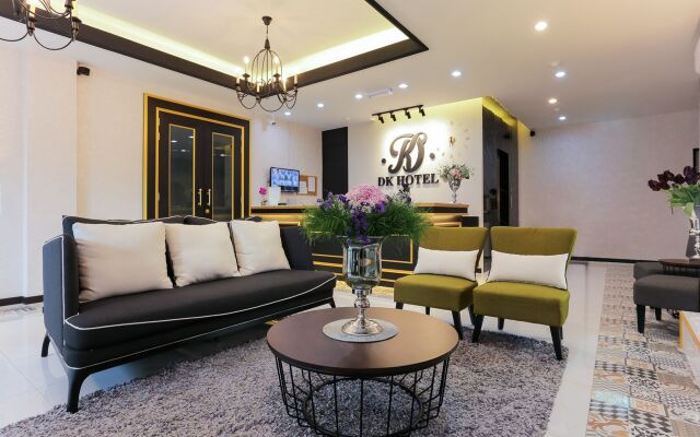 Oyo 490 Dk Hotel