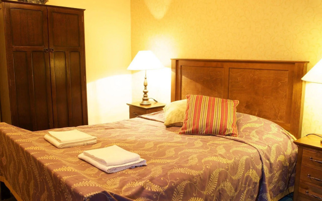 George & Pilgrims Hotel