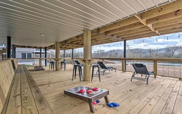 Upscale Riverfront Home w/ Beach & Fire Pit!
