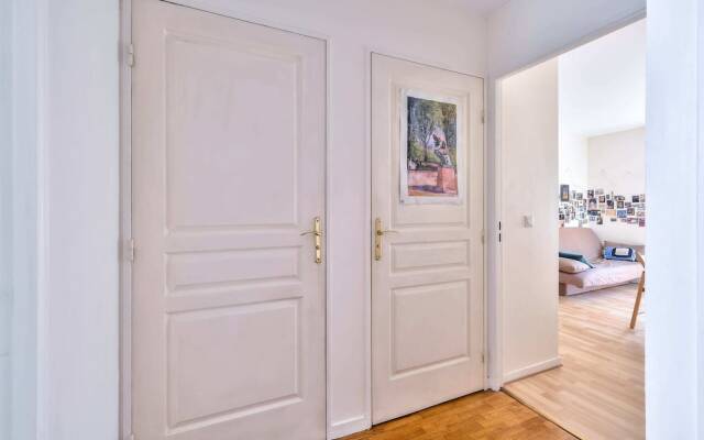 Nice 2 Room Apartment in Paris