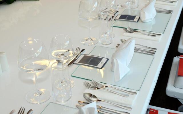 Tav Airport Hotel Izmir