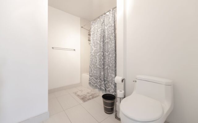 Miami World Rental - Midtown 820