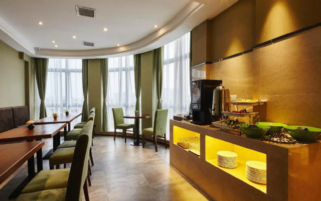 Shangyue Light Luxury Hotel (Desiqin China Construction Fifth Bureau Technical School Store)