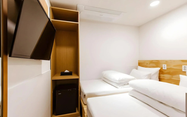 Step Inn Myeongdong 2 - Hostel