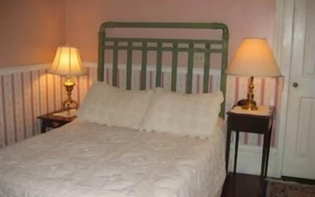 Fairchild House Bed & Breakfast