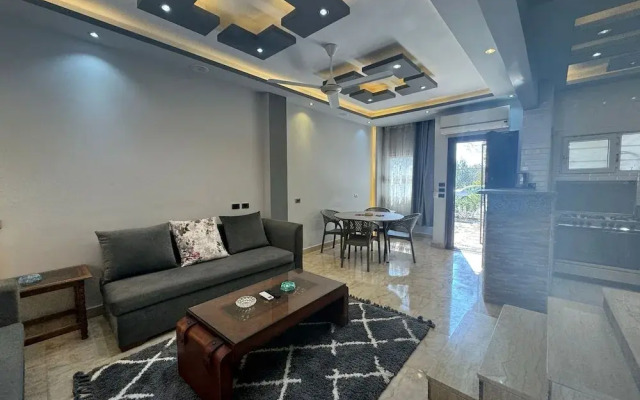 129 2BR Townhouse 2 Bath TV Backyard