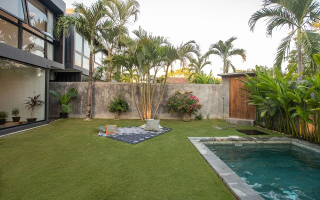 Villa Mola by Alfred in Bali