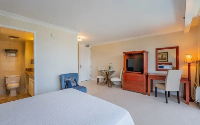 Awesome Views Studio in Waikiki