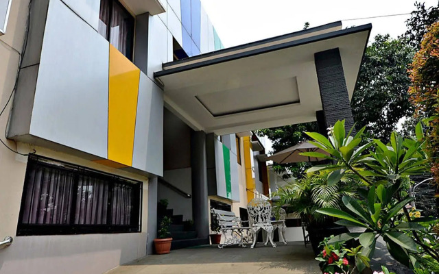 ZEN Rooms Tebet Gudang Peluru